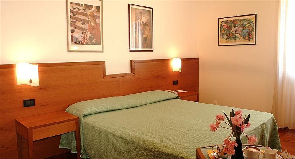 Euro Hotel Nuoro  Luaran gambar